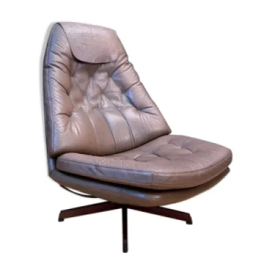 fauteuil modèle 68 par - 1960