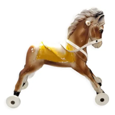 Ancien cheval jouet à - plastique