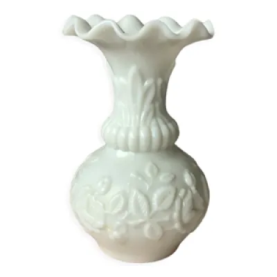 Vase en opaline blanche - portieux