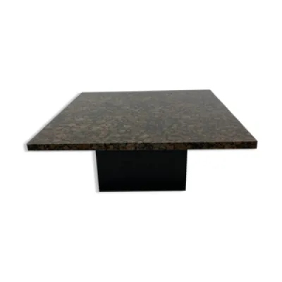 Table basse en granit - 1980