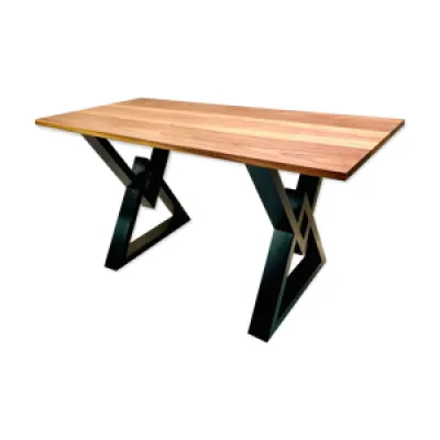 Table en bois massif - france