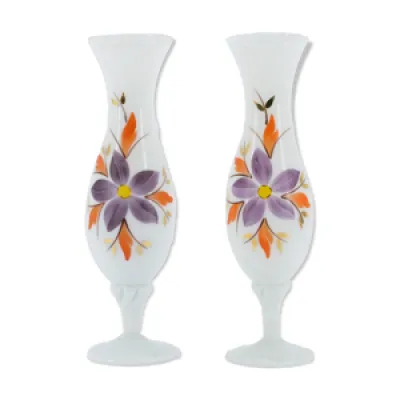 Paire de vases en opaline - peints main