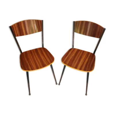 2 chaises en formica - bois imitation