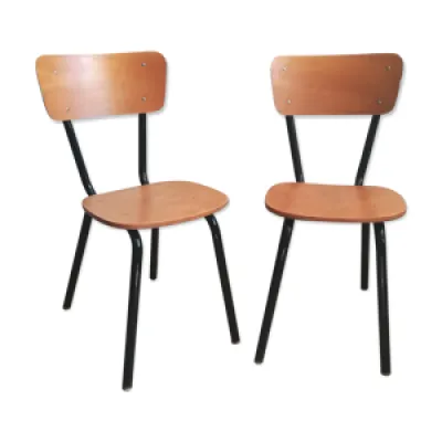 Deux chaises d'école - industrielle