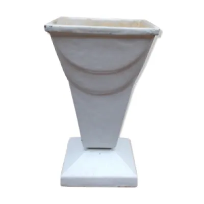 Vase blanc en fonte