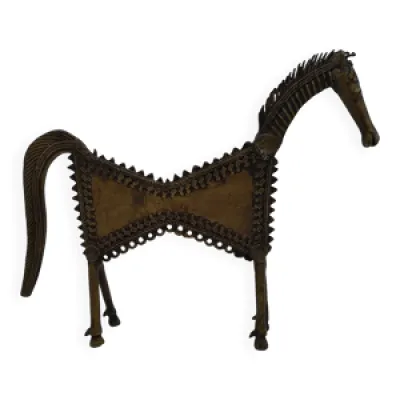cheval en bronze . Art