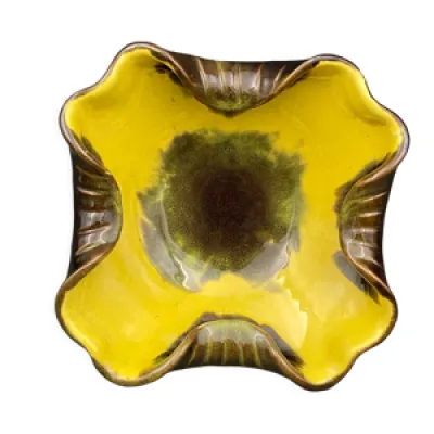 Coupe en céramique polylobée - fond jaune