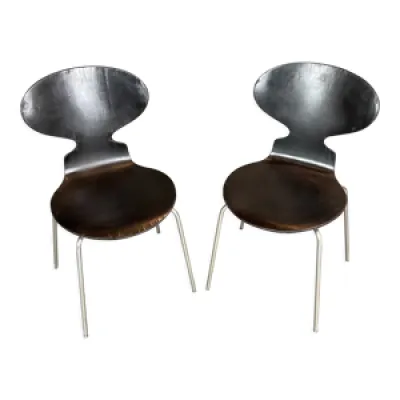 Paire de chaises fourmi - design arne