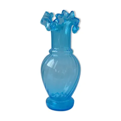 Vase bleu à collerette