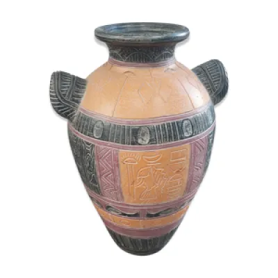 Vase ethnique avec des - anses
