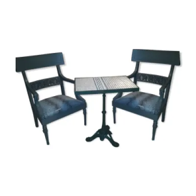 fauteuils et table