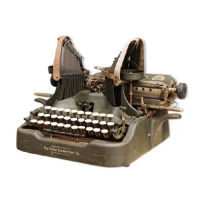 Machine à écrire Oliver 10