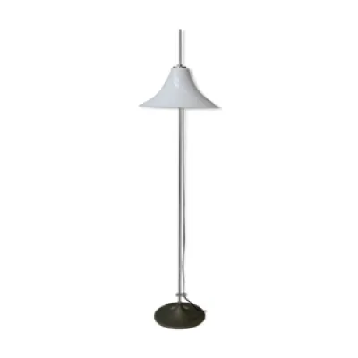 Height-Adjustable Floor - lamp from