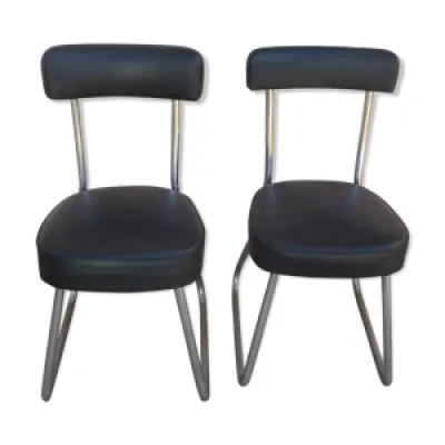 deux chaises industrielle