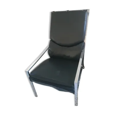 fauteuil noir et chrome