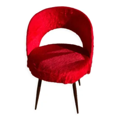 Chaise fourrure rouge