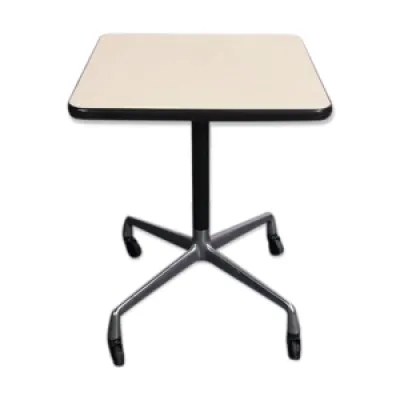 Table d’appoint contract - herman miller