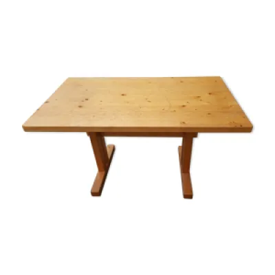 Table en pin charlotte - perriand