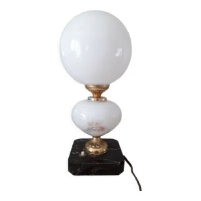 Lampe globe opaline