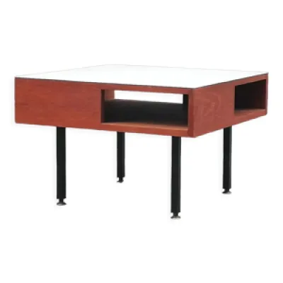 Table basse moderniste - 50