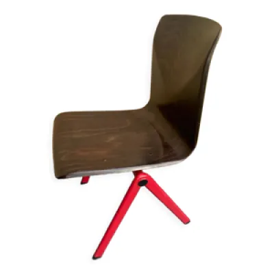 chaise mulca pied rouge