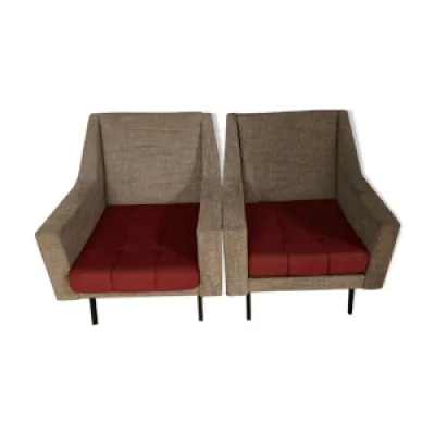 Deux fauteuils gris et - rouge