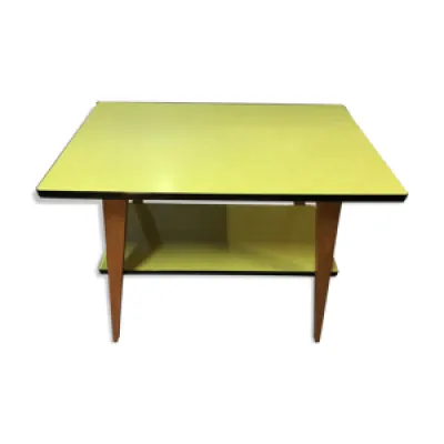 Table en Formica jaune
