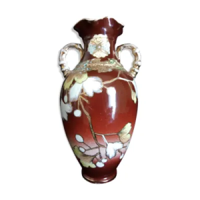 Vase Art Nouveau en céramique, - motifs