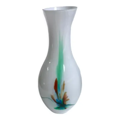 Vase en opaline coloré