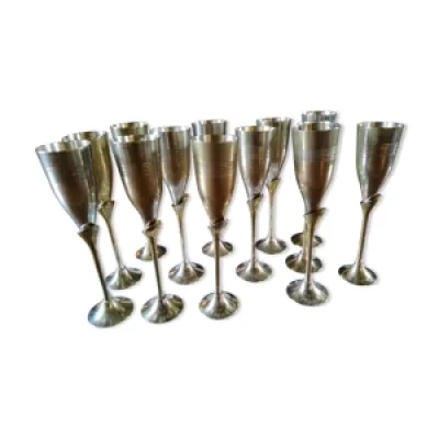 Set de 13 flûtes à - champagne laiton