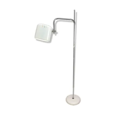IMO white adjustable - lamppost