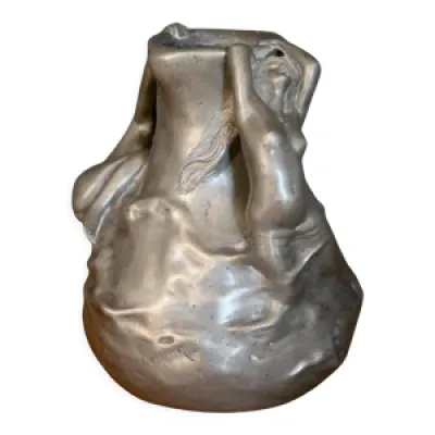Vase sculptural en bronze