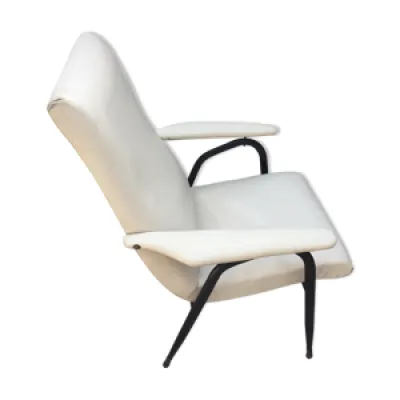 fauteuil en skaï blanc - 1960