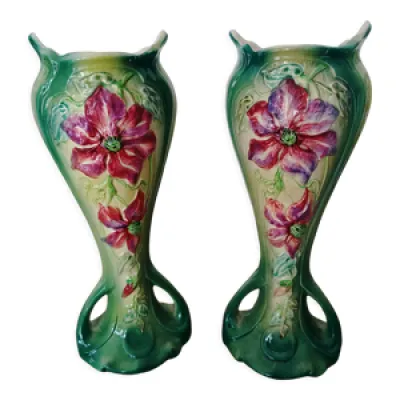 Paire de vases en barbotine - art