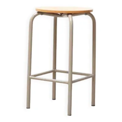 Tabouret bas empilable