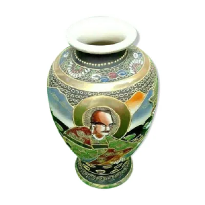 Vase de forme balustre - porcelaine