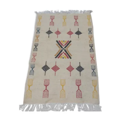 tapis traditionnel fait