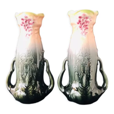 Paire de vases en barbotine - art