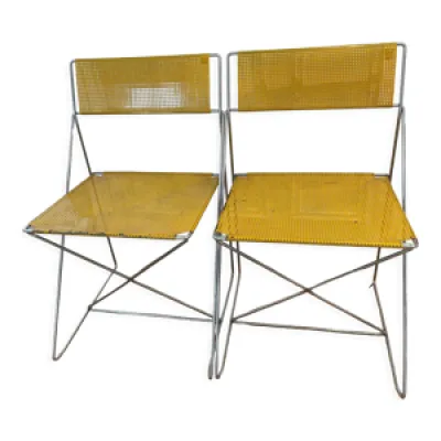 2 chaises jaunes X-Line - 1977