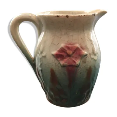 Vase ancien en barbotine