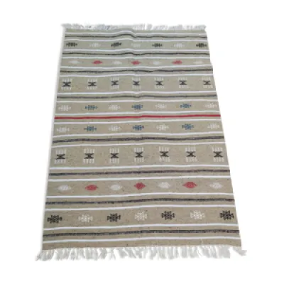 Tapis kilim traditionnel - motifs