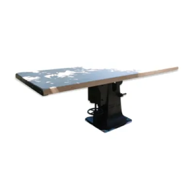 Table bois massif pied