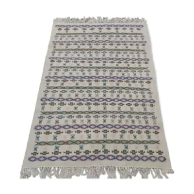 tapis à motifs berbères