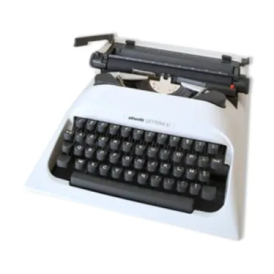 Machine à écrire Olliveti - blanche