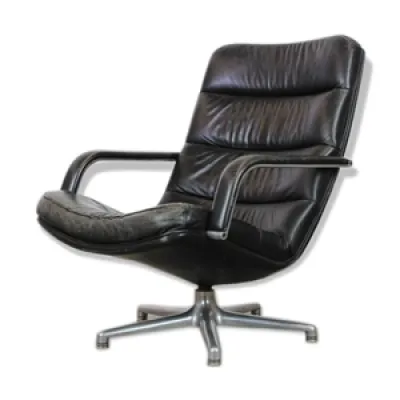 fauteuil F141 en cuir - geoffrey harcourt
