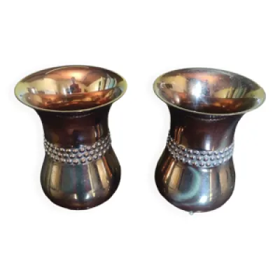 vases galbés en bronze