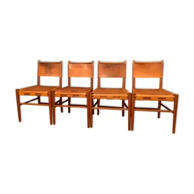 Un ensemble de quatre - danemark chaises
