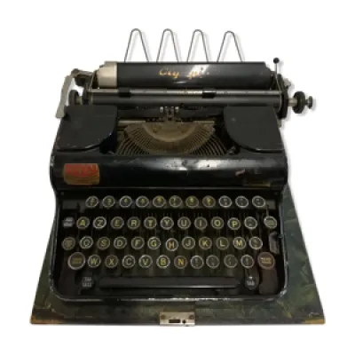 Ancienne machine à écrire - olympia