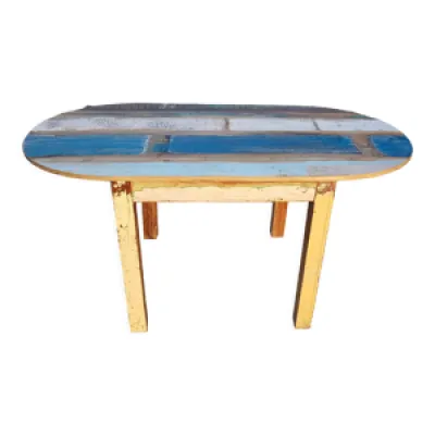 Table ovale en bois polychromé