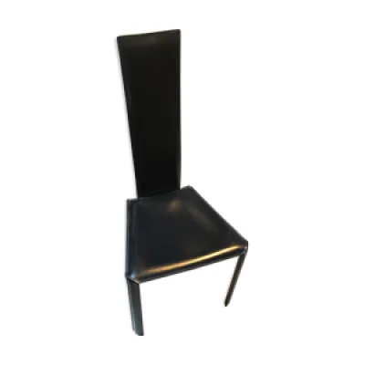 chaise en cuir noir De